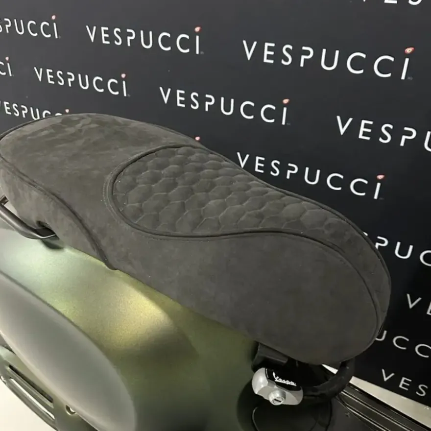 Vespa Sprint – Green to Gold