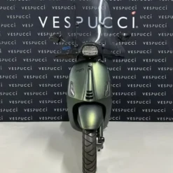 Vespa Sprint – Green to Gold