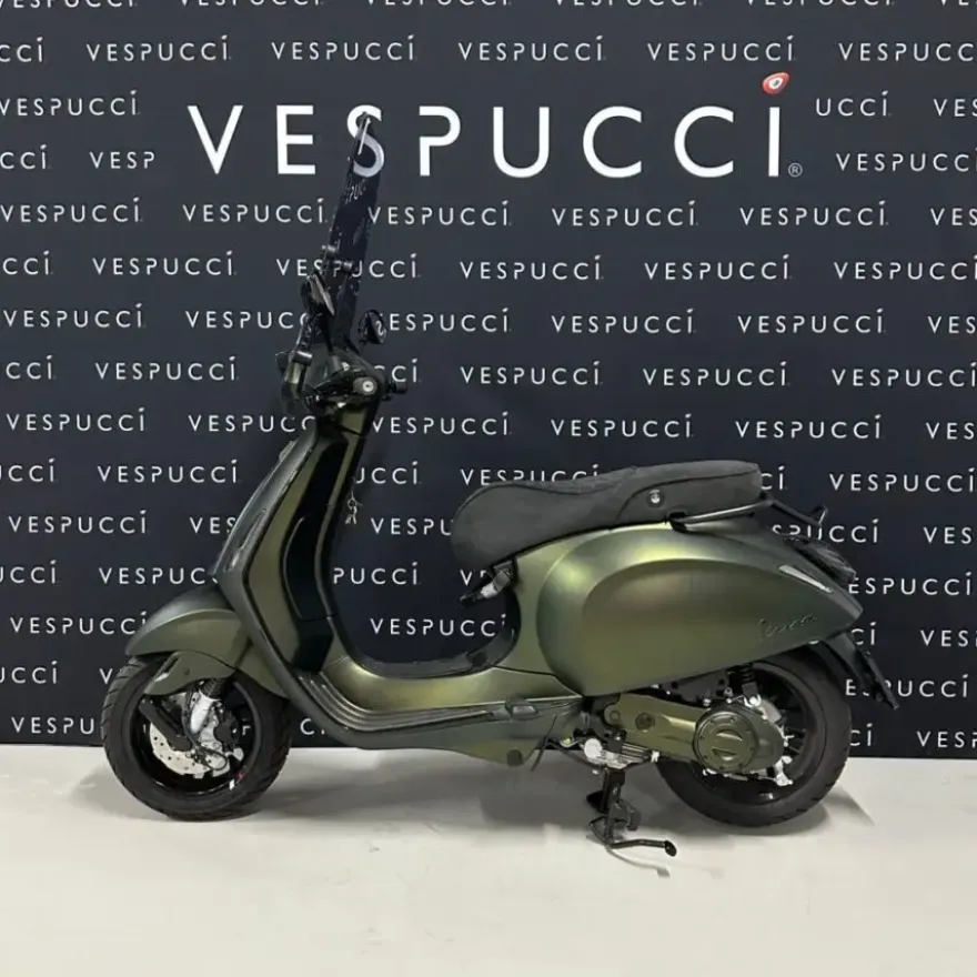 Vespa Sprint – Green to Gold