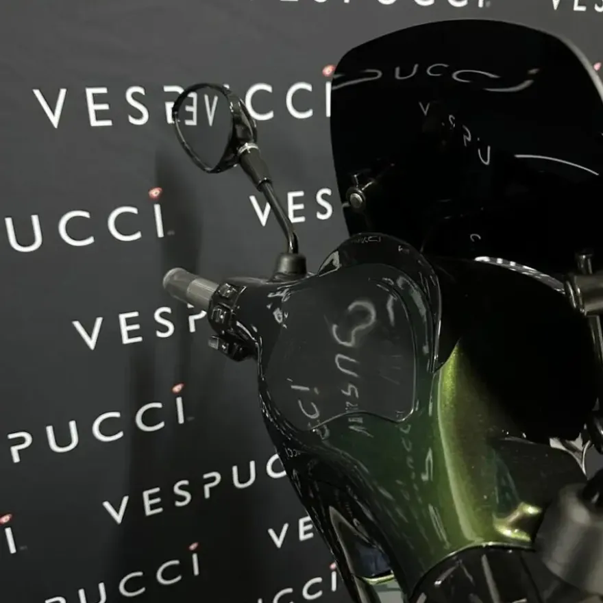 Vespa Sprint – Green to Purple