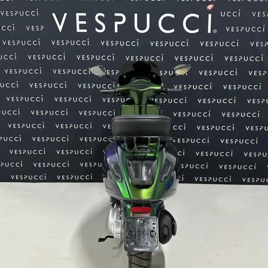 Vespa Sprint – Green to Purple