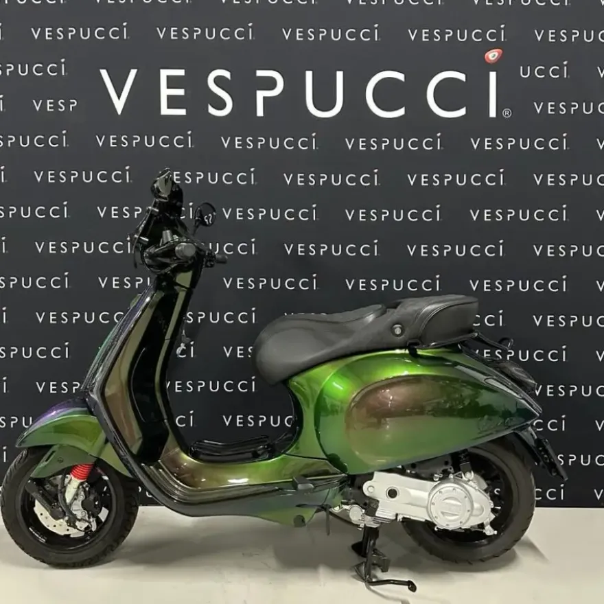 Vespa Sprint – Green to Purple