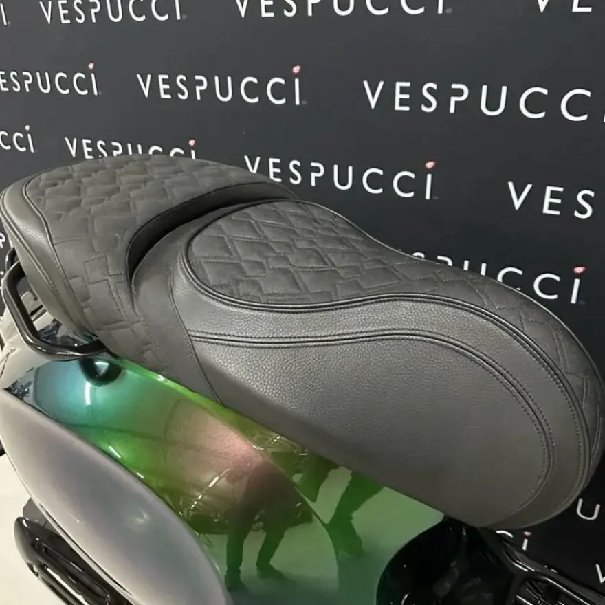 Vespa Sprint – Green to Purple