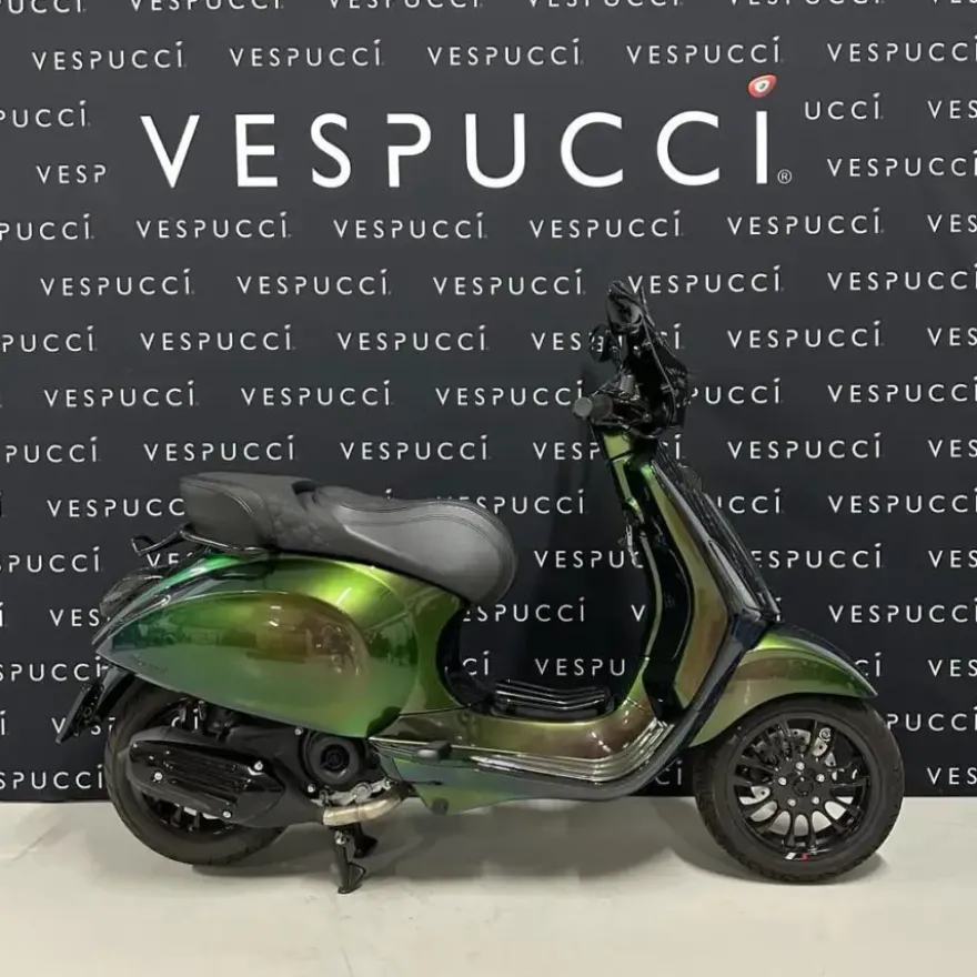Vespa Sprint – Green to Purple