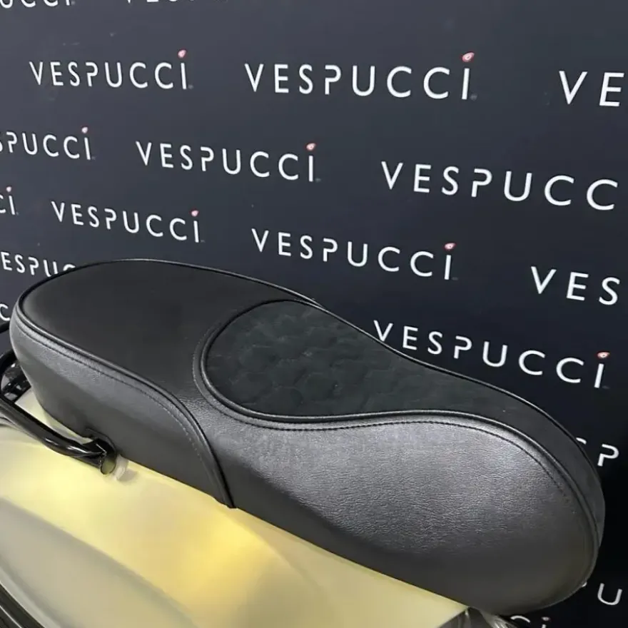 Vespa Sprint – 18K Gold