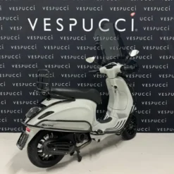 Vespa Sprint – Krijt Grijs