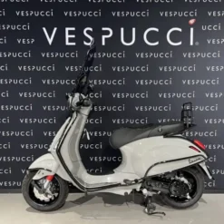 Vespa Sprint – krijt grijs