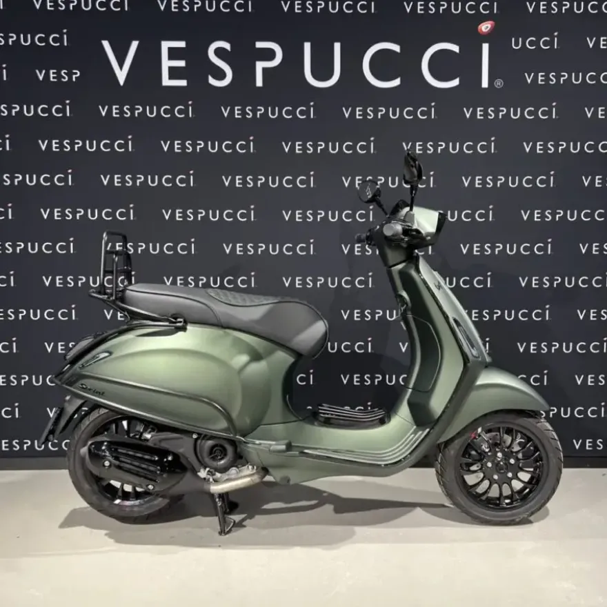 Vespa Sprint – Opaco Candy Green