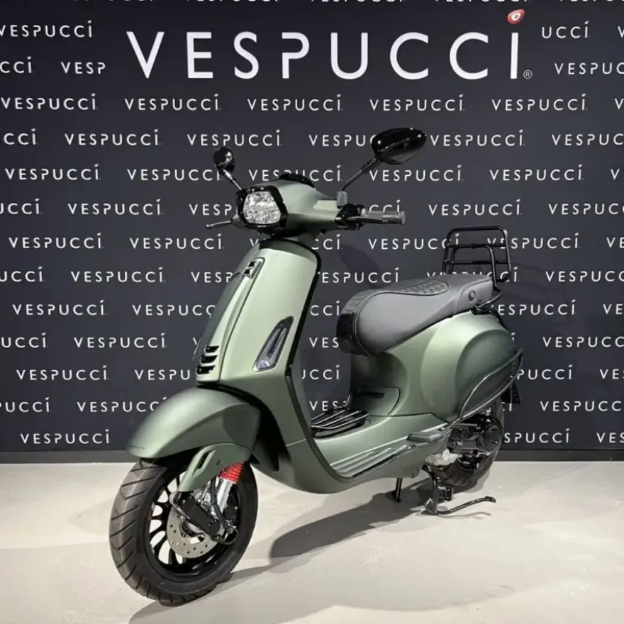 Vespa Sprint – Opaco Candy Green