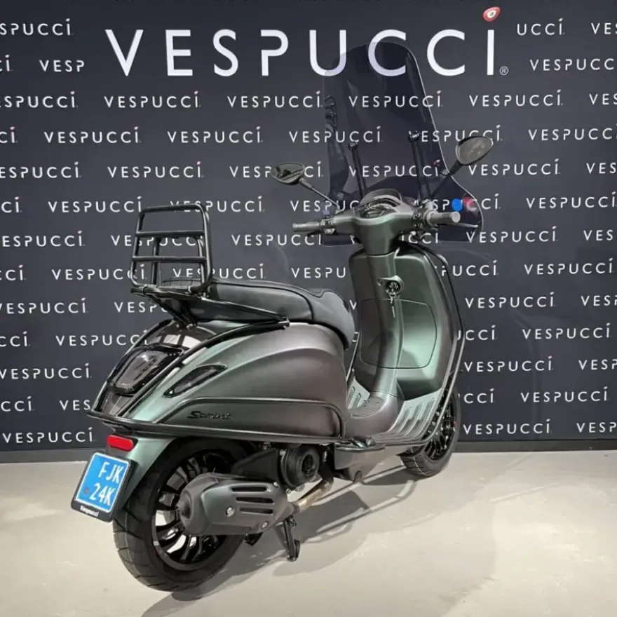 Vespa Sprint – Opaco cycle green