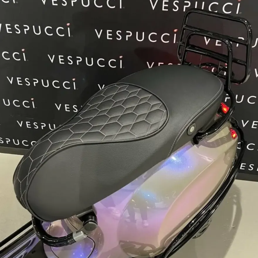 Vespa Sprint – Rose Beige Gloss