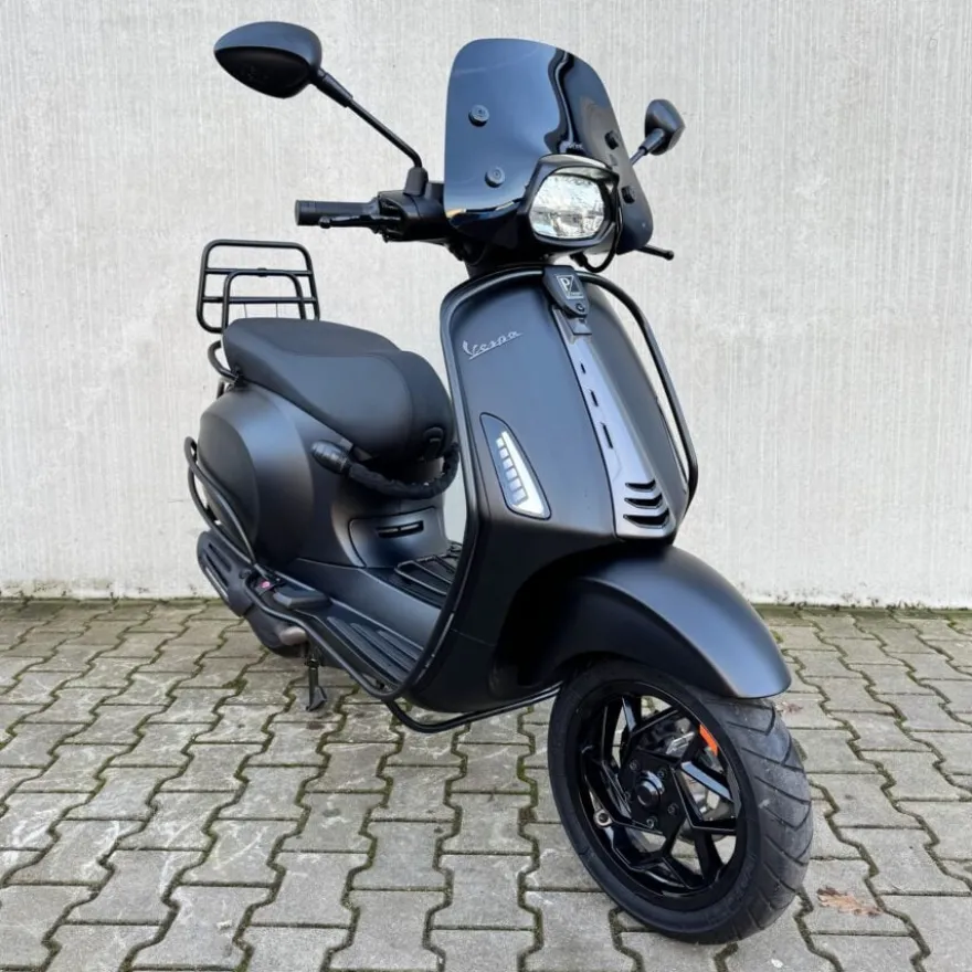 Vespa Sprint Sport Mat Zwart FTP-85-T