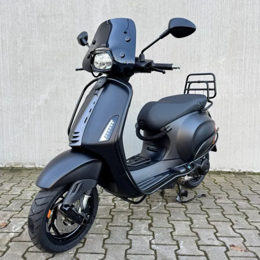 Vespa Sprint Sport Mat Zwart FTP-85-T