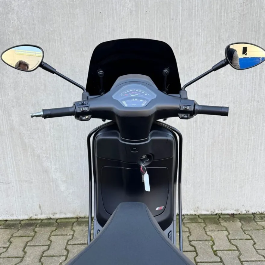 Vespa Sprint Sport Mat Zwart FTP-85-T
