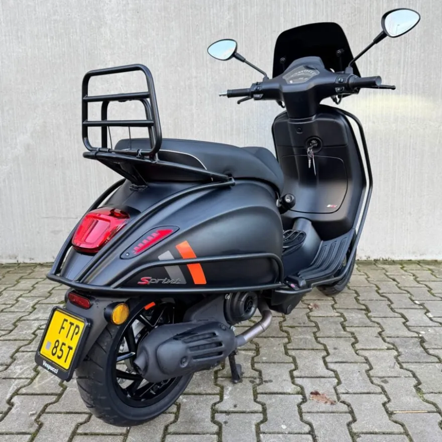 Vespa Sprint Sport Mat Zwart FTP-85-T