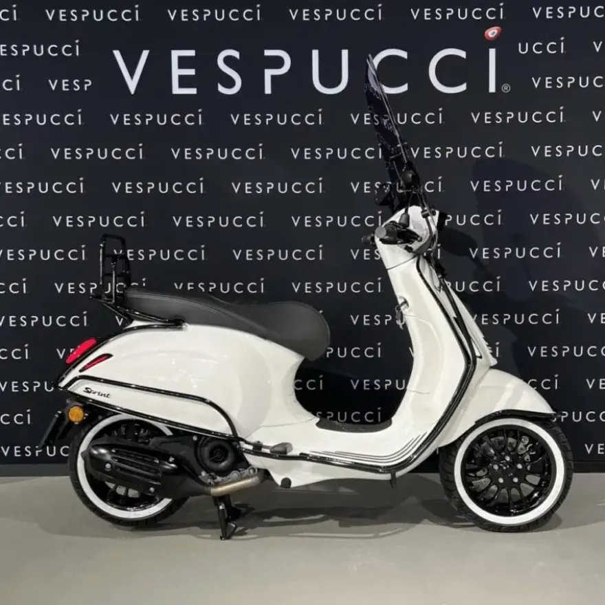 Vespa Sprint – White x black