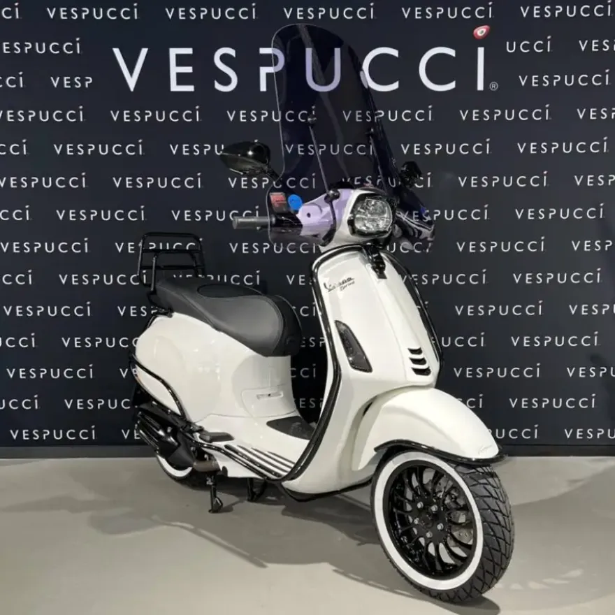 Vespa Sprint – White x black